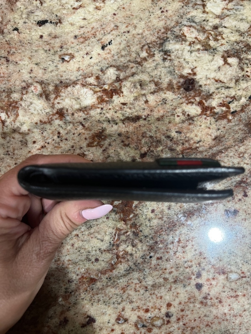 Gucci Black Leather Wallet with Signature Green-Red Accent - Picture 7 of 7